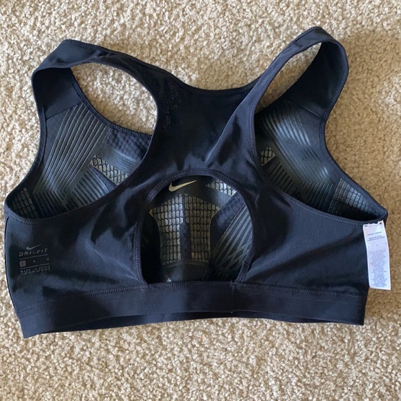 Bundle of 3 Nike sports bras - Picture 14 of 15